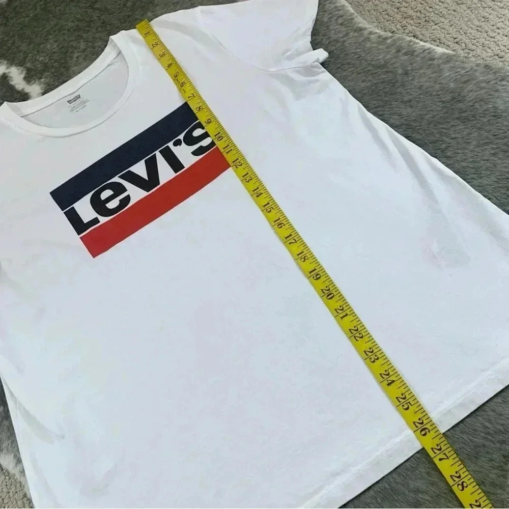 Levi’s Tee - Picture 10 of 11